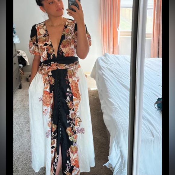 🔥 The Catalina Dress - Picture 3 of 9